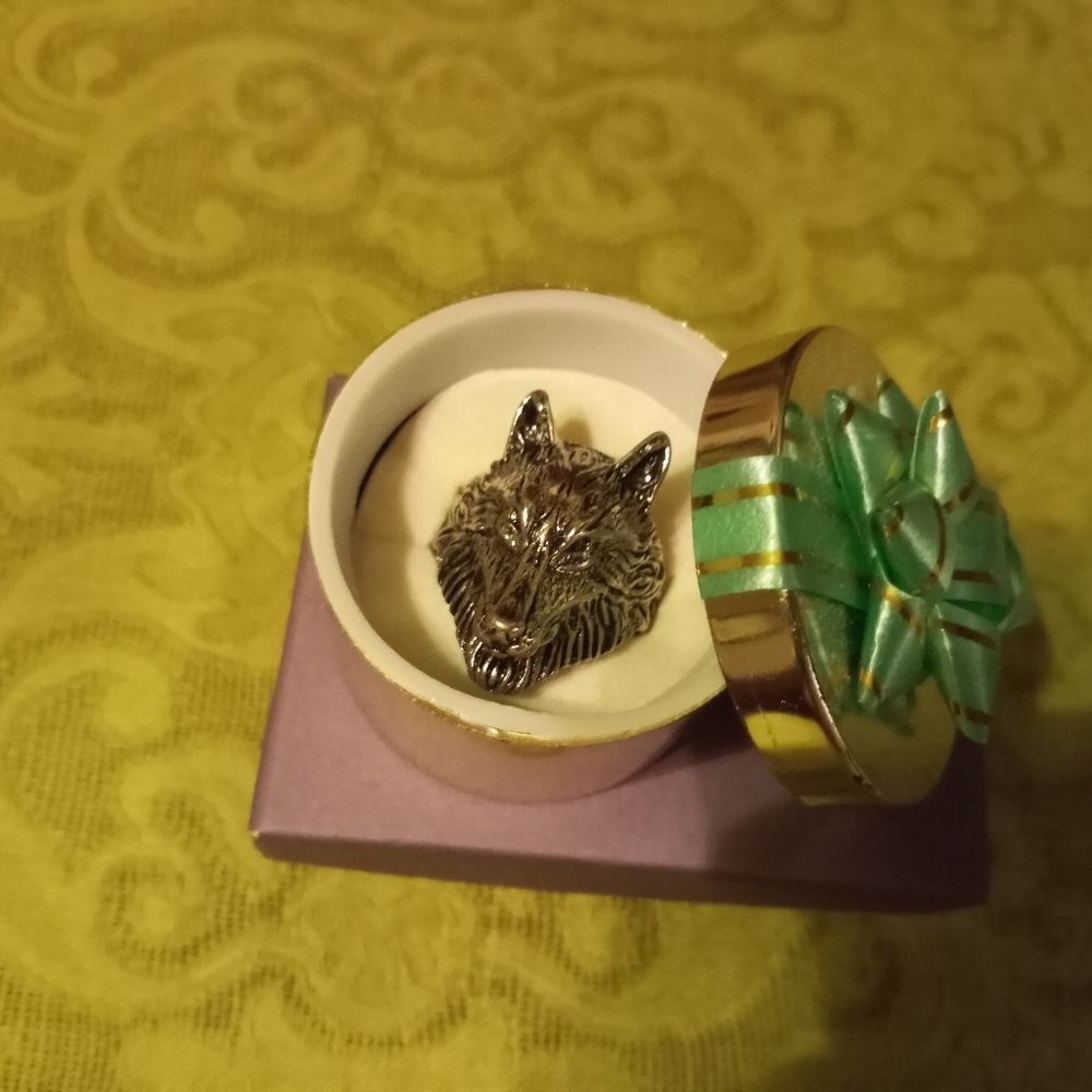 Pewter Made Man's Ring (Wolverine) ~ Free Shipping ☆ Fabulous Fall Fashion